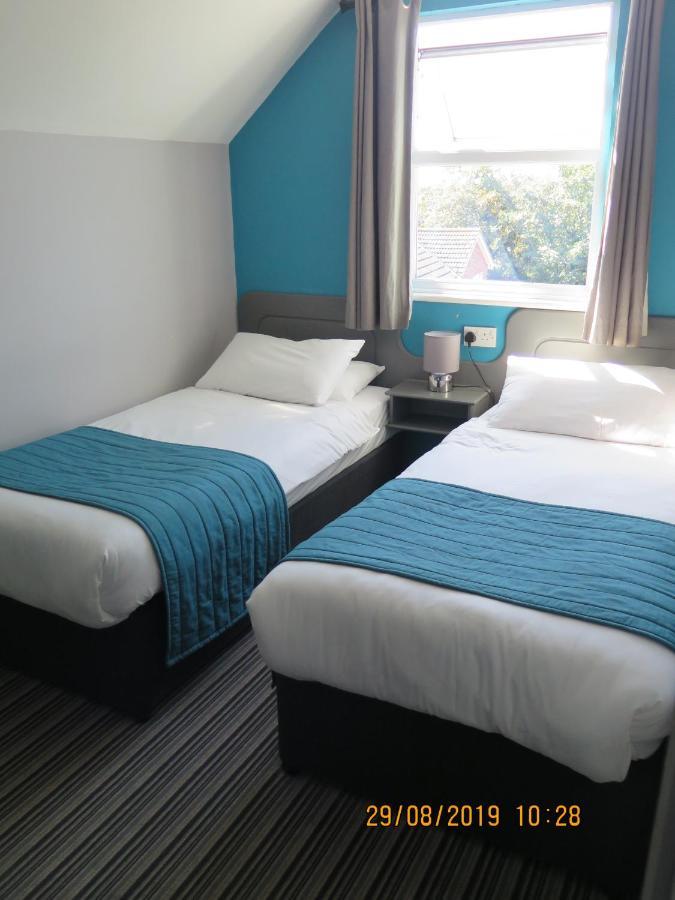 Oyster Fleet Hotel Canvey Island Экстерьер фото